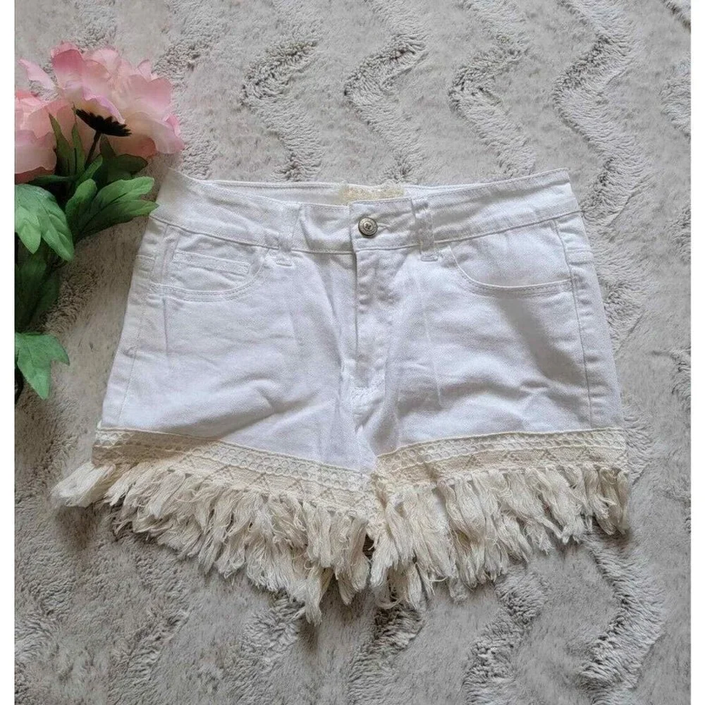 ✨CL Altar'd State Optic White Crochet Tassel Festival‎ Style Cotton Shorts 26/3